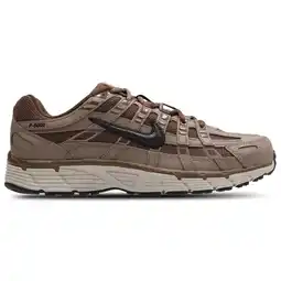 Foot Locker Nike P-6000 Sneakers Heren - Bruin - Maat 40 - Mesh/Synthetisch aanbieding