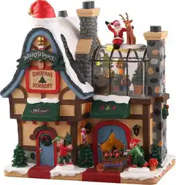 Intratuin Lemax Santa's Wonderland kersthuisje North pole nursery (kerstboomkwekerij) 17 x 13,2 x 19 cm aanbieding