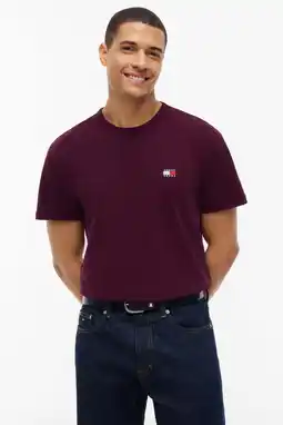 Wehkamp Tommy Jeans regular fit T-shirt - calypso berry aanbieding