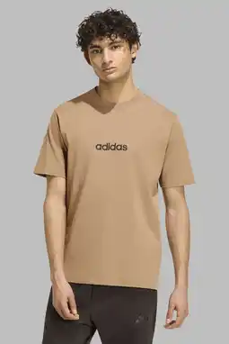 Wehkamp adidas Sportswear regular fit T-shirt met logo - camel aanbieding