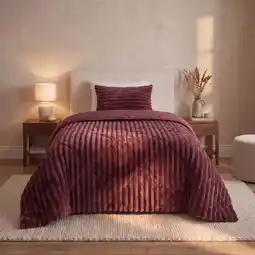 Action Lazy all-in-one dekbed ribstof - bordeaux aanbieding
