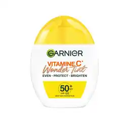 De Online Drogist Garnier Vitamine C* Wonder Tint SPF 50+ Medium aanbieding