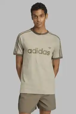 Wehkamp adidas Originals ringer T-shirt met logo - zand/groen aanbieding
