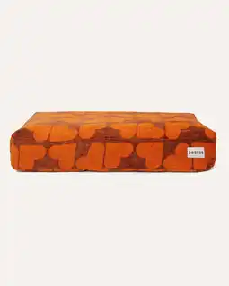 Pets Place Dogguo Heart Bed - Kussen - Bruin&Oranje 105x65x15 cm aanbieding