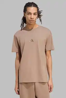 Wehkamp adidas Sportswear regular fit T-shirt met logo - beige aanbieding