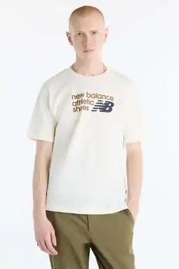 Wehkamp New Balance regular fit T-shirt met logo - ecru aanbieding