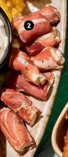 Allerhande AH Serranohamrolletjes Roomkaas aanbieding