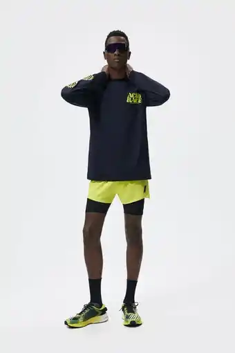 ZARA T-skjorte med motiv acid race tilbud