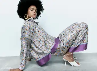 ZARA Bukse med satengeffekt og geometrisk mønster tilbud