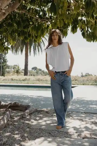 ZARA T-skjorte med skulderputer limited edition tilbud