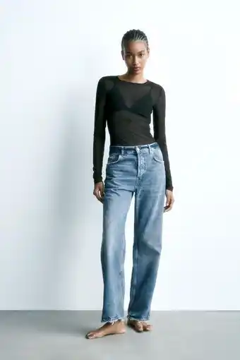 ZARA T-skjorte i tyll med bralette tilbud
