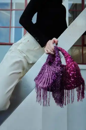 ZARA Veske med frynser og pynteperler tilbud