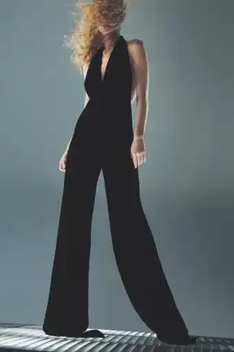 ZARA Jumpsuit med halter neck i fløyel tilbud
