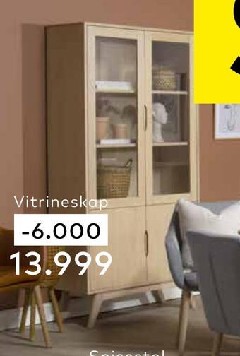 Skeidar Marte vitrineskap tilbud