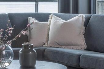 Møbelringen Galaxy nakkepute tilbud