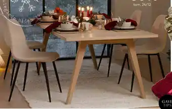 Skeidar Billie spisestol i offwhite bouclé med sortlakkerte ben tilbud