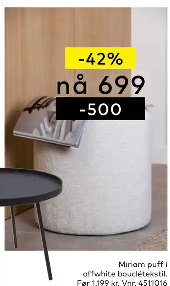 Skeidar Miriam puff i offwhite bouclétekstil tilbud