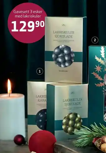 Flott gaveeske med tre pakker smakfulle lakriskuler med sjokolade