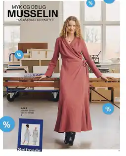 Stoff & Stil MYK OG DEILIG MUSSELIN KJOLE tilbud