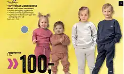 Sport Outlet TINY TROLLS JOGGEDRESS Modell: Gull i munn bomullssett • Myk og behagelig joggedress • Perfekt for fritid og barnehage. tilbud