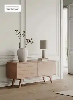 Skeidar Windsor bordlampe med travertinfot og linskjerm tilbud