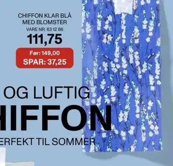 Stoff & Stil CHIFFON KLAR BLÅ MED BLOMSTER tilbud