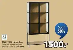 JYSK TRAPPEDAL vitrineskap, NOK 1500 tilbud