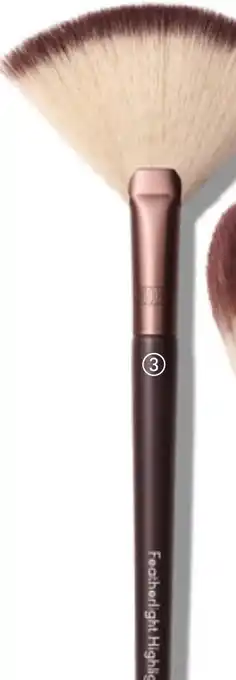 Oriflame Featherlight Highlighter Brush tilbud