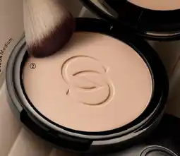 Oriflame Giordani Gold Serum Infused Pressed Powder tilbud