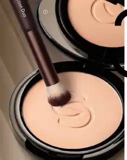 Oriflame Giordani Gold Serum Infused Pressed Powder tilbud