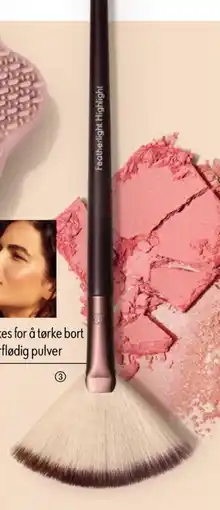 Oriflame Featherlight Highlighter Brush tilbud