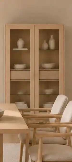 Skeidar WOODCRAFT VITRINESKAP tilbud