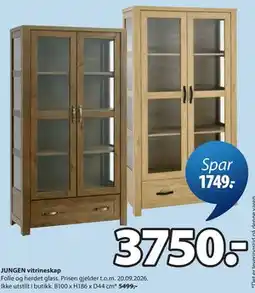 JYSK JUNGEN vitrineskap tilbud