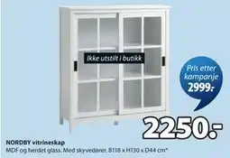 JYSK NORDBY vitrineskap tilbud