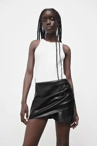 ZARA Falda efecto piel oferta