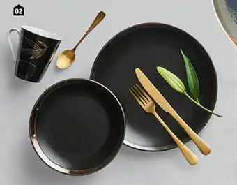 Plaza Vea Taza Negra Hojas / Plato Entrada / Tendido Negro oferta