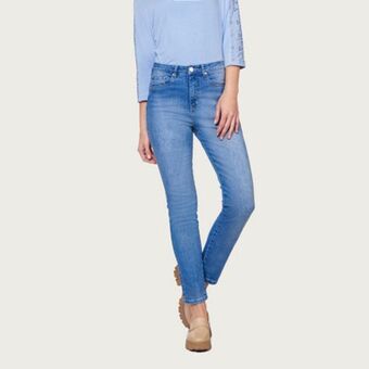 Fina Perú Jean everest celeste oferta