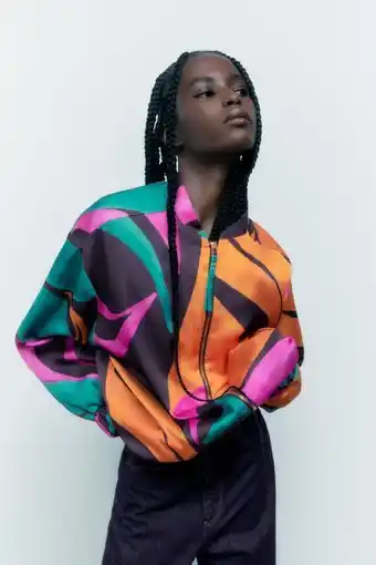 ZARA Bomber satinada estampada oferta