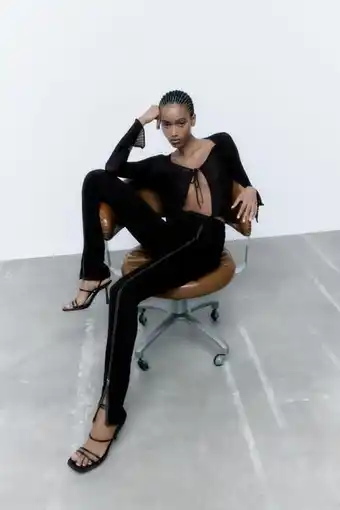 ZARA Pantalón skinny abertura oferta