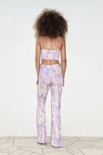 ZARA Pantalón satinado estampado oferta