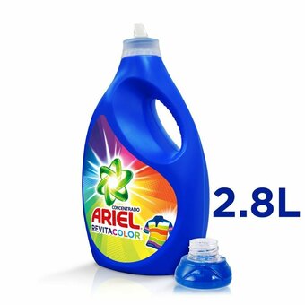 Tottus Detergente líquido revitacolor oferta