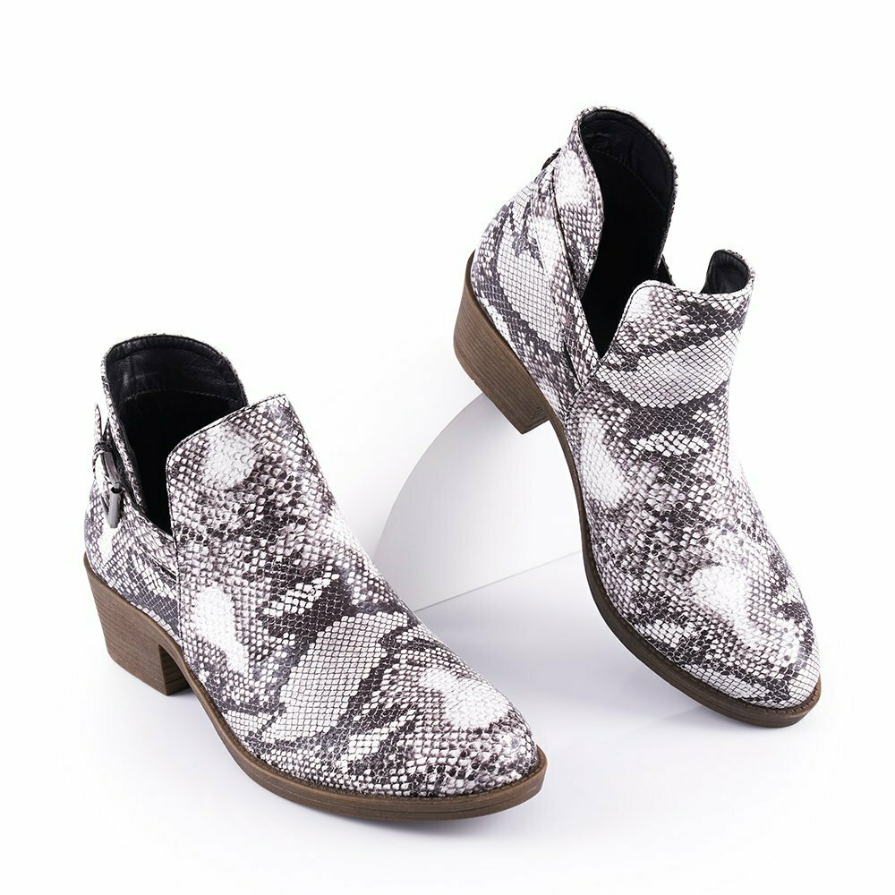 Botines moda hebilla cb1 40 oferta en Tottus