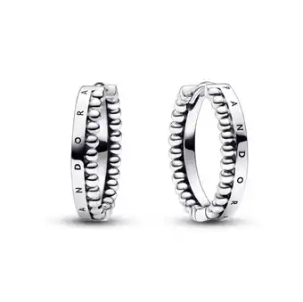Aretes de aro con logotipo y cuentas pandora signature
