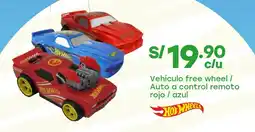 Tottus Vehículo free wheel/ auto a control remoto rojo / azul oferta