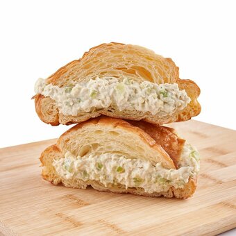 Tottus Croissant con pollo oferta