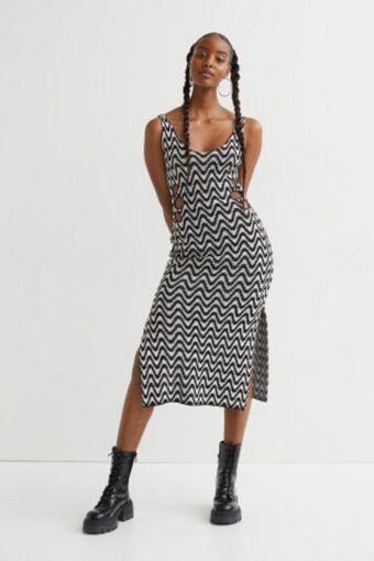 H&M Dzianinowa sukienka oferta