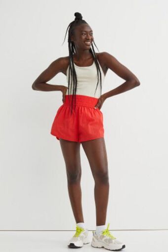 H&M Sportowe szorty nylonowe oferta