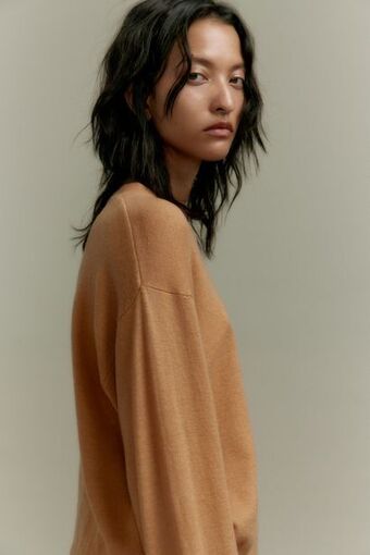Extra soft 100% wool sweater