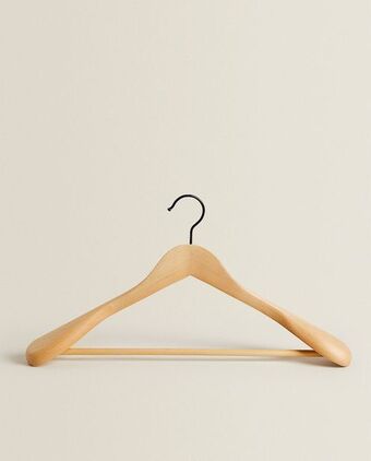 ZARA HOME Drewniany wieszak oferta