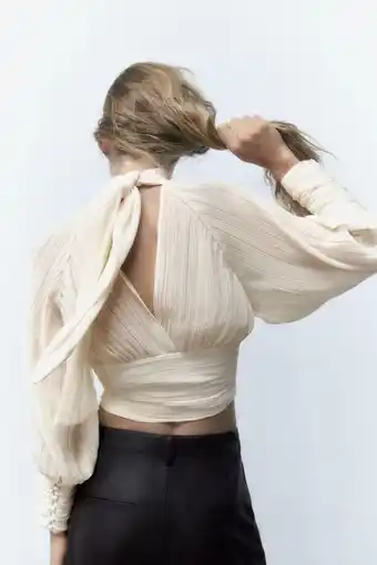 ZARA Fine pleated blouse oferta